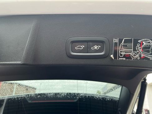 Used 2019 Volvo XC40 T5 Momentum AWD/4WD image 24