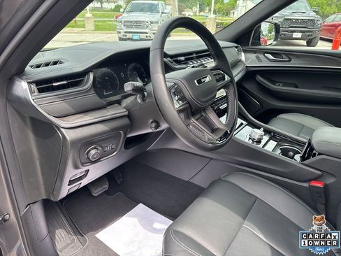 Used 2025 Jeep Grand Cherokee Overland w/ Adv Protech Group III AWD/4WD image 58