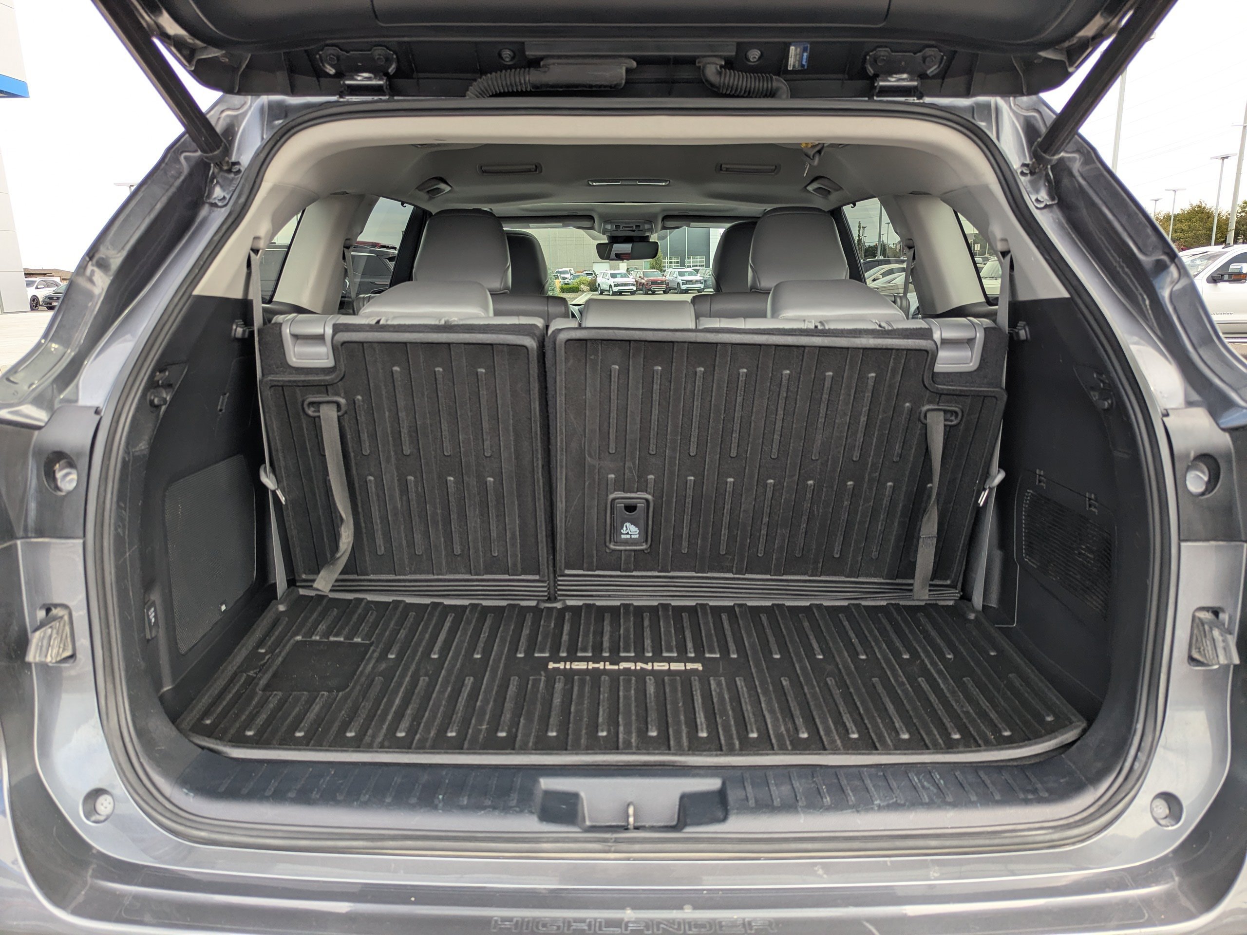 Used 2023 Toyota Highlander Limited AWD/4WD image 34