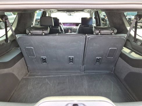 Used 2025 Cadillac Escalade ESV Sport Platinum w/ LPO, ONYX Package AWD/4WD image 45