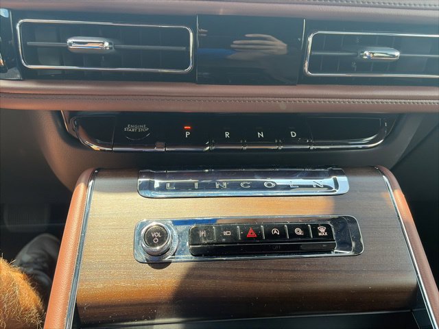 Used 2025 Lincoln Aviator Reserve w/ Equipment Group 201A AWD/4WD image 23
