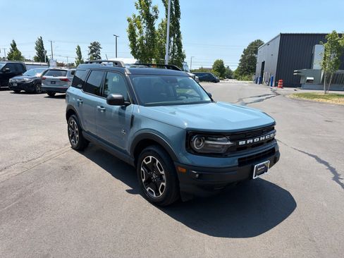 Used 2023 Ford Bronco Sport Outer Banks AWD/4WD image 3