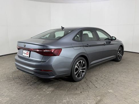 Used 2025 Volkswagen Jetta Sport FWD image 9