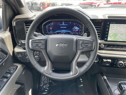 Used 2024 Chevrolet Silverado 1500 ZR2 w/ Technology Package image 9