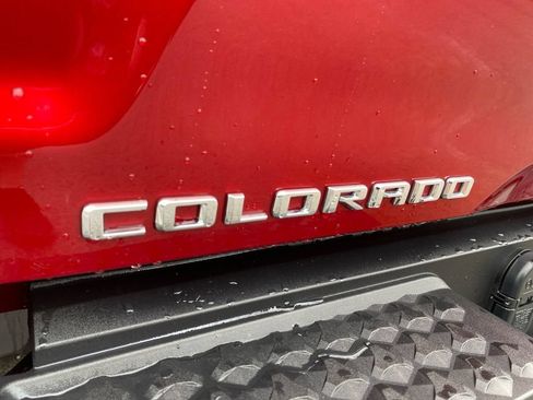 Used 2023 Chevrolet Colorado LT w/ LT Convenience Package II AWD/4WD image 17