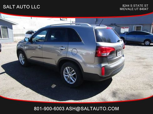 Used 2015 Kia Sorento LX image 5