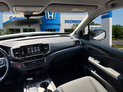 Used 2025 Honda Ridgeline Sport image 32