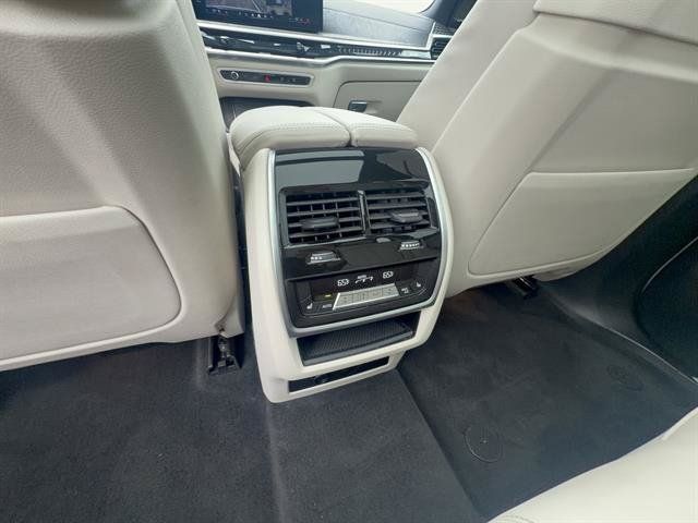 Used 2024 BMW X5 xDrive50e w/ Executive Package AWD/4WD image 31
