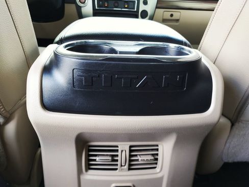 Used 2017 Nissan Titan SL RWD image 36