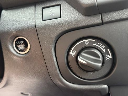 Used 2025 Nissan Frontier PRO-4X w/ Pro Convenience Package AWD/4WD image 18