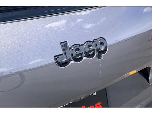Used 2024 Jeep Grand Cherokee L Altitude AWD/4WD image 34