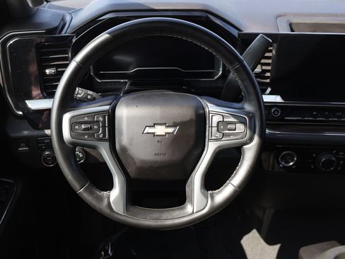 Used 2023 Chevrolet Silverado 1500 LT AWD/4WD image 34