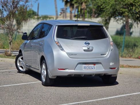 Used 2013 Nissan Leaf SV w/ Premium Pkg image 15