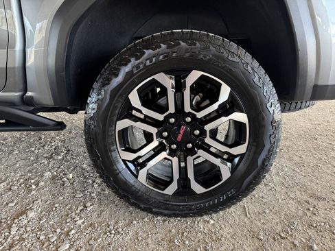 Used 2025 GMC Canyon AT4 w/ Nightfall Edition image 44