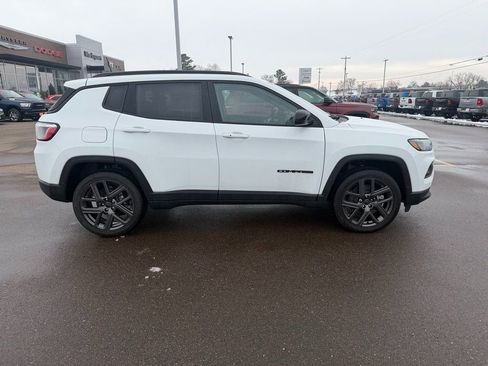 New 2026 Jeep Compass Latitude AWD/4WD image 3