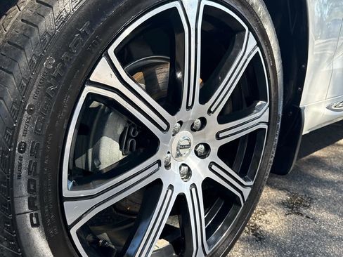 Used 2021 Volvo XC60 T5 Inscription w/ Advanced Package image 9