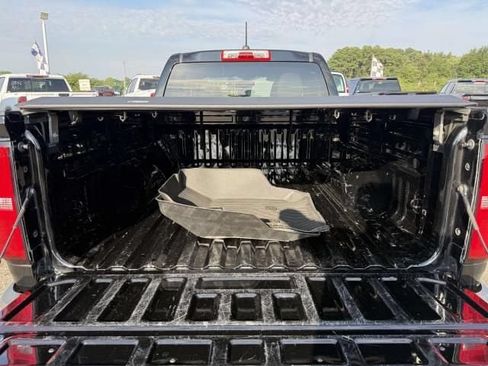 Used 2019 Chevrolet Colorado W/T w/ Custom Special Edition AWD/4WD image 9