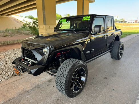 Used 2020 Jeep Wrangler Unlimited Sahara AWD/4WD image 7