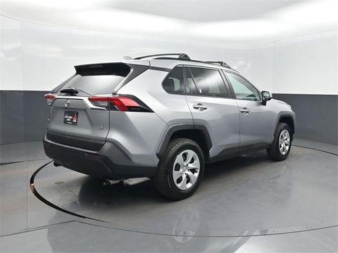 Used 2019 Toyota RAV4 LE image 32