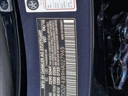 Used 2017 Mercedes-Benz E 300 image 25