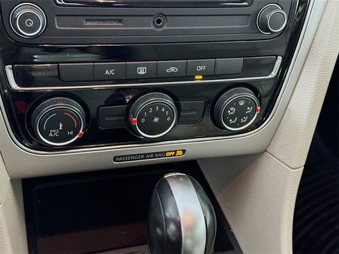 Used 2018 Volkswagen Passat 2.0T S image 15