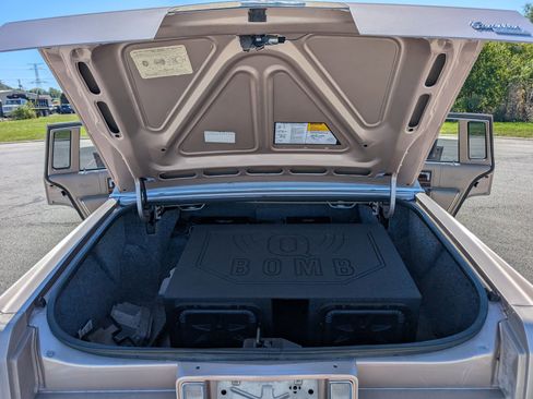 Used 1990 Cadillac Brougham image 94