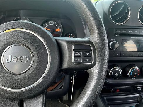 Used 2014 Jeep Patriot Sport w/ Power Value Group AWD/4WD image 13