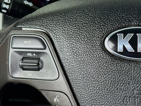 Used 2017 Kia Forte LX image 13