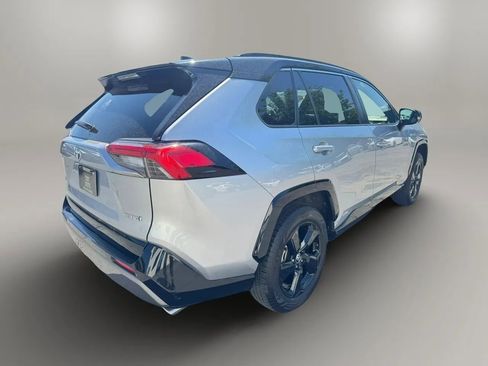 Used 2021 Toyota RAV4 XSE w/ XSE Grade Weather Package AWD/4WD image 8