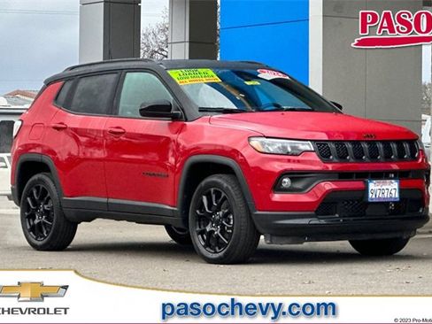 Used 2024 Jeep Compass Latitude w/ Convenience Group image 1