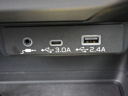 Used 2025 Subaru Crosstrek 2.0i Premium image 25