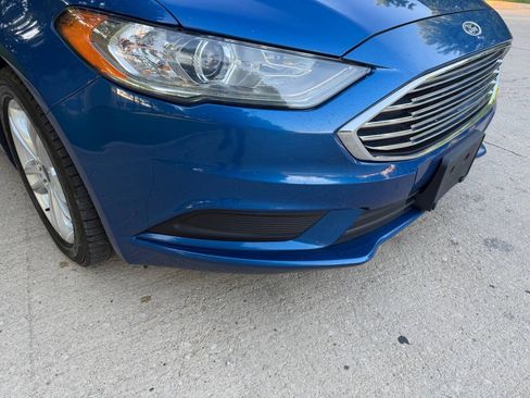 Used 2018 Ford Fusion SE w/ Fusion SE Technology Package FWD image 5