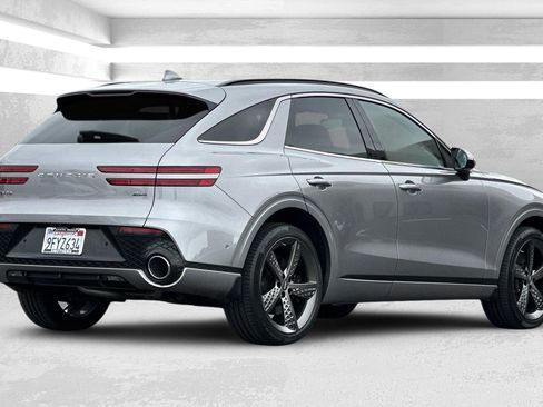 Used 2023 Genesis GV70 2.5T w/ Sport Prestige Package image 4