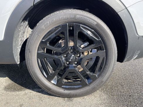 Used 2023 Kia Telluride EX X-Line image 29