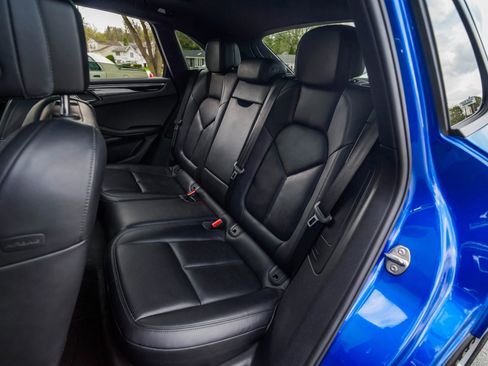 Used 2017 Porsche Macan AWD/4WD image 31