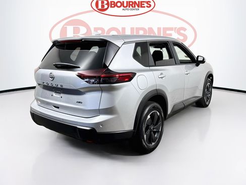 Used 2025 Nissan Rogue SV AWD/4WD image 9