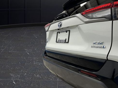 Used 2021 Toyota RAV4 XSE image 33