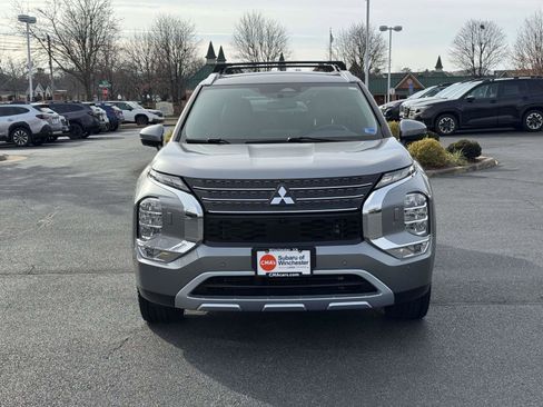 Used 2023 Mitsubishi Outlander SE image 6