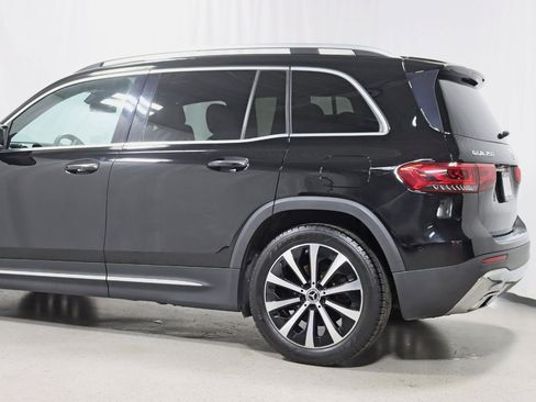 Used 2021 Mercedes-Benz GLB 250 4MATIC w/ Premium Package image 10
