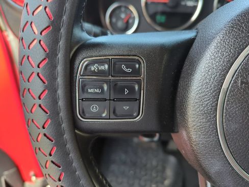Used 2011 Jeep Wrangler Sahara w/ Connectivity Group AWD/4WD image 16