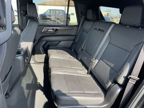 Used 2025 Chevrolet Tahoe LT AWD/4WD image 22