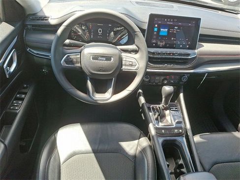 Used 2022 Jeep Compass Trailhawk image 10