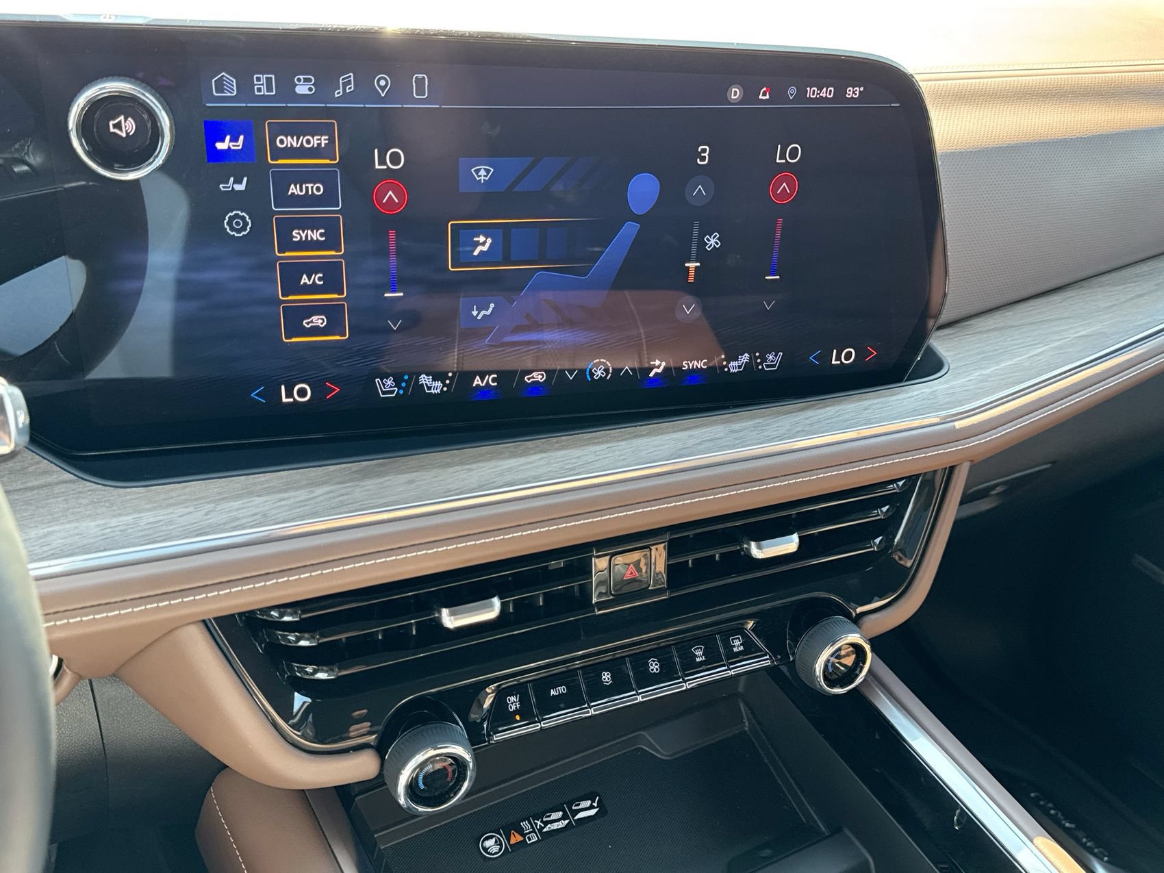 Used 2025 Chevrolet Tahoe High Country AWD/4WD image 19