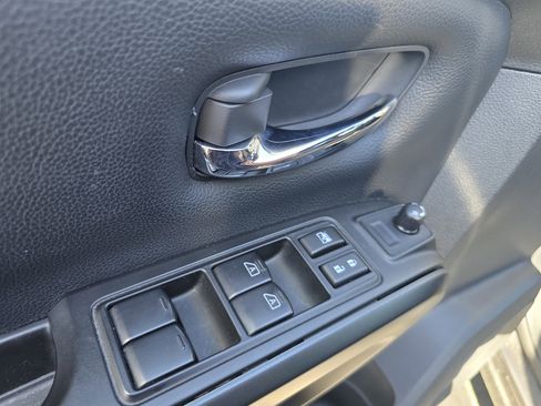 Used 2024 Nissan Titan SV w/ SV Convenience Package image 19