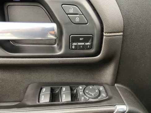 Used 2022 GMC Sierra 2500 AT4 w/ AT4 Preferred Package AWD/4WD image 15