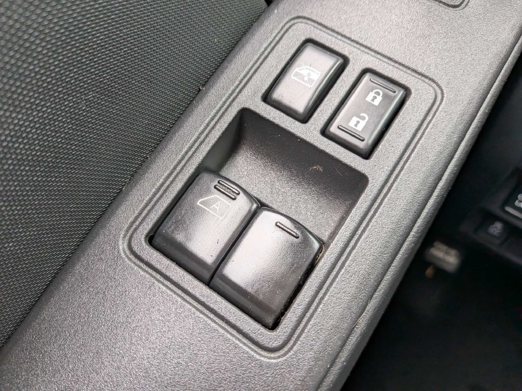 Used 2023 Nissan Frontier SV w/ SV Convenience Package RWD image 23