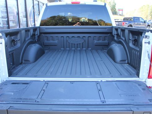 Used 2022 Ford F150 XLT w/ Equipment Group 302A High image 9