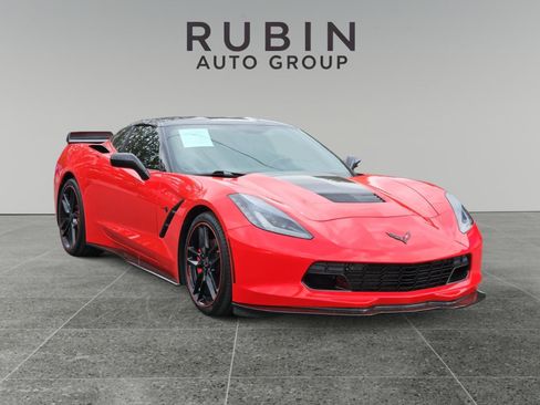 Used 2017 Chevrolet Corvette Stingray Coupe w/ 1LT RWD image 1