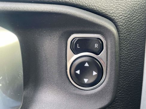 Used 2024 Jeep Wrangler Unlimited Rubicon image 13