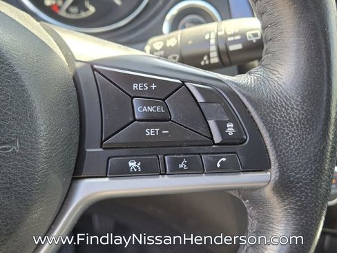 Used 2018 Nissan Rogue SV w/ Sun & Sound Touring Package AWD/4WD image 25